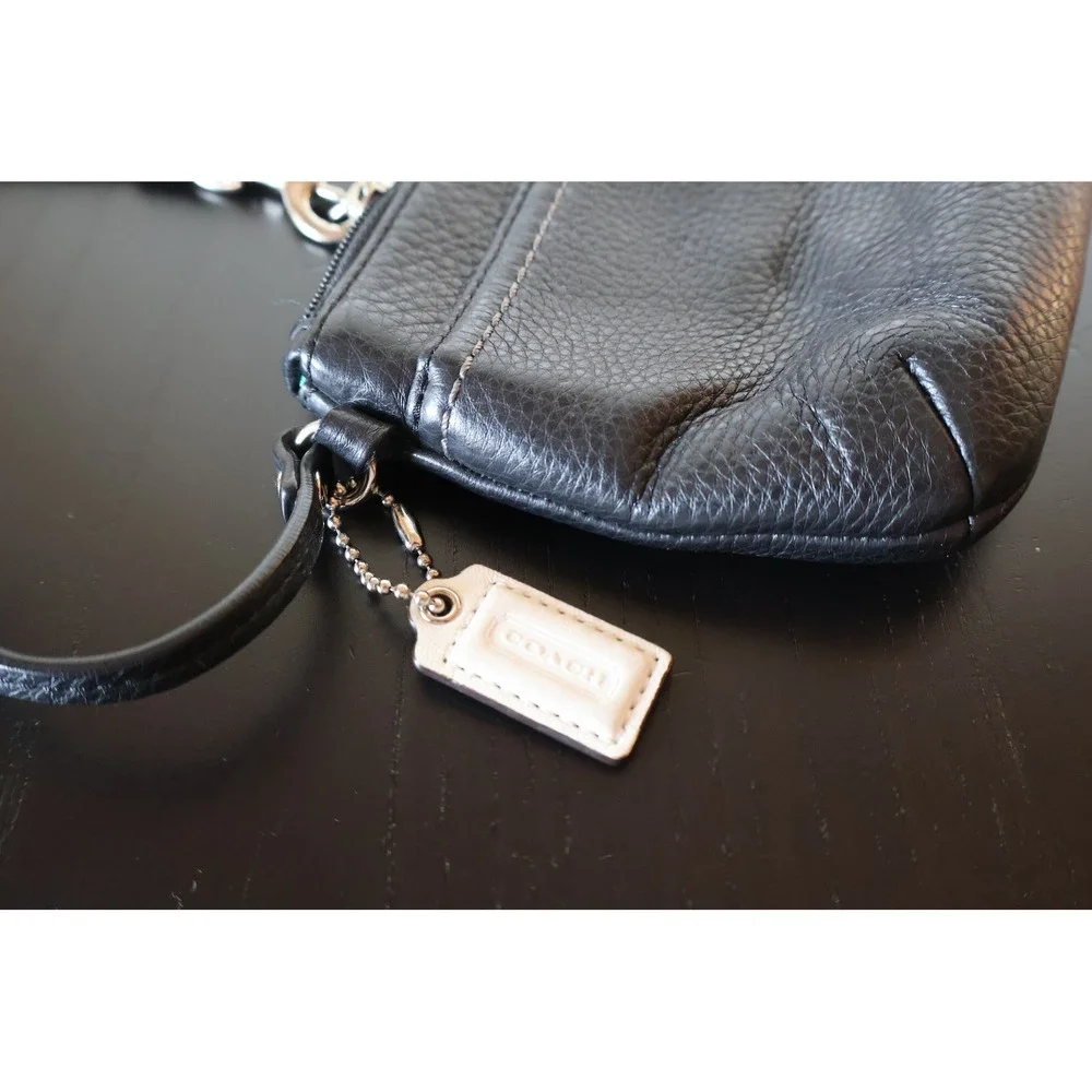 Coach Park Medium Wristlet Black Pebbled Leather Turnlock F49472